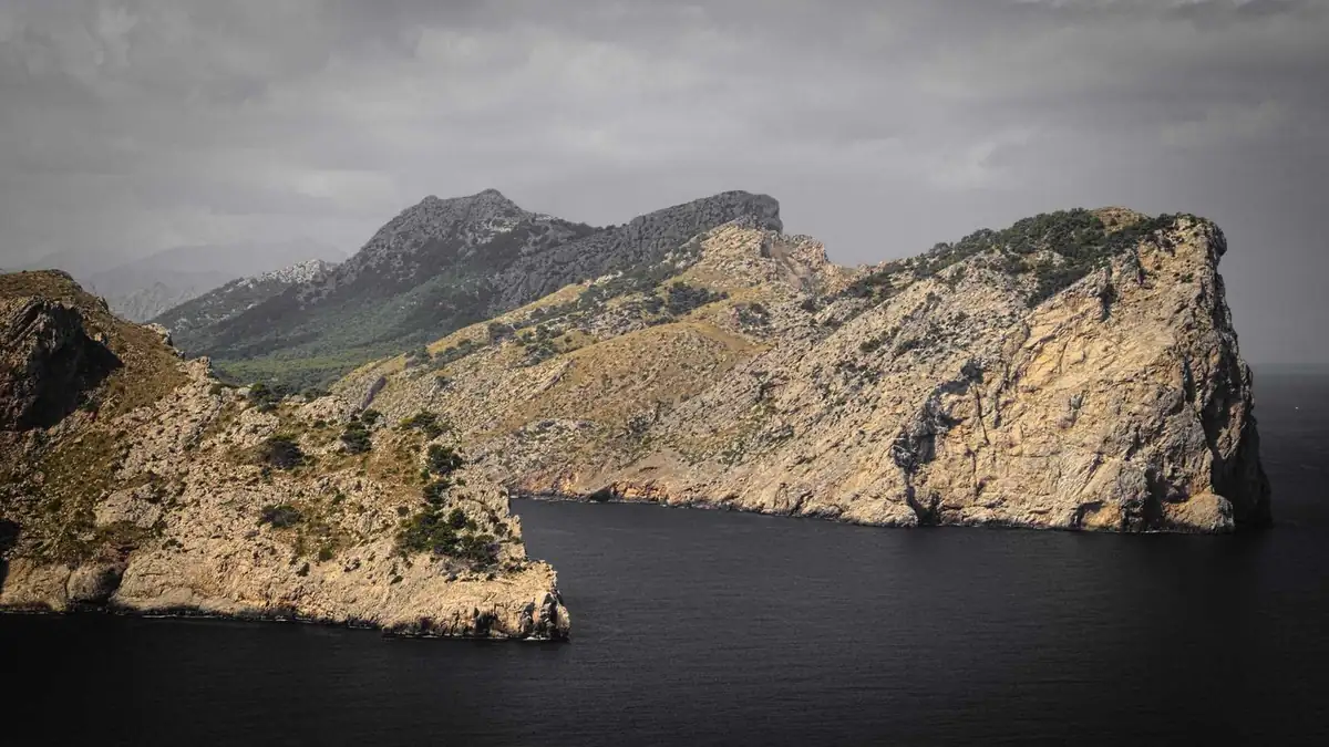 Resort-style pool and kitchen phasing plan render.